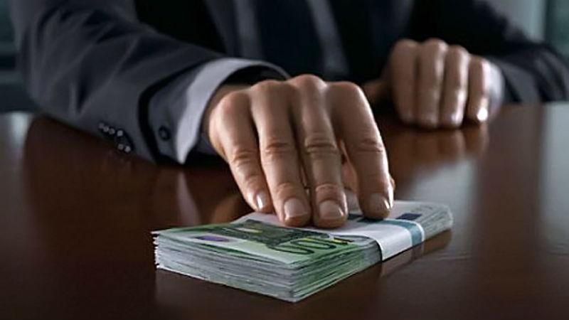 Працівника СБУ високого рангу спіймали на хабарі Працівника СБУ високого рангу спіймали на хабарі