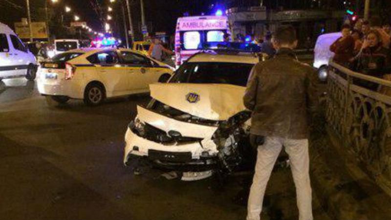 Жахлива ДТП у Рівному за участі міліції: є потерпілі Жахлива ДТП у Рівному за участі міліції: є потерпілі