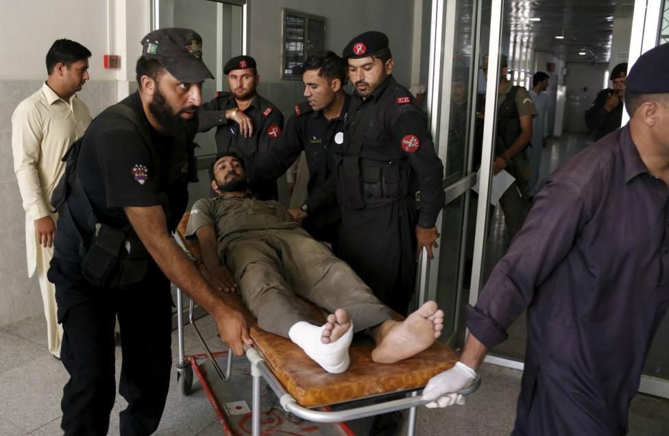 Кровавый теракт в Пакистане унес жизни больше десяти человек