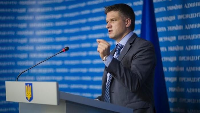 Порушникам процедури держзакупівель покажуть "червону картку" Порушникам процедури держзакупівель покажуть "червону картку"