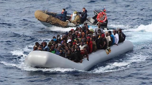 Вблизи Греции затонула лодка с беженцами