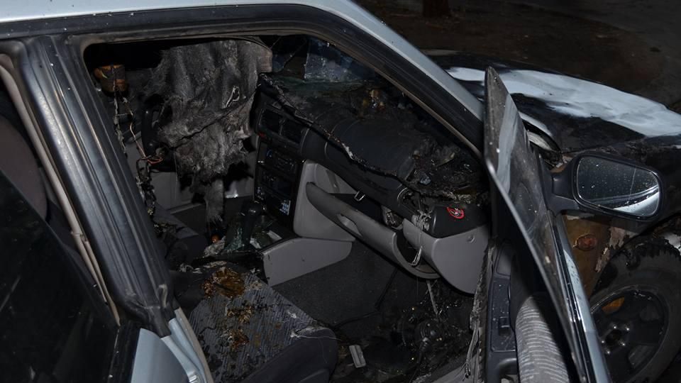 Невідомі спалили автомобіль лідера херсонського "Правого сектора"
