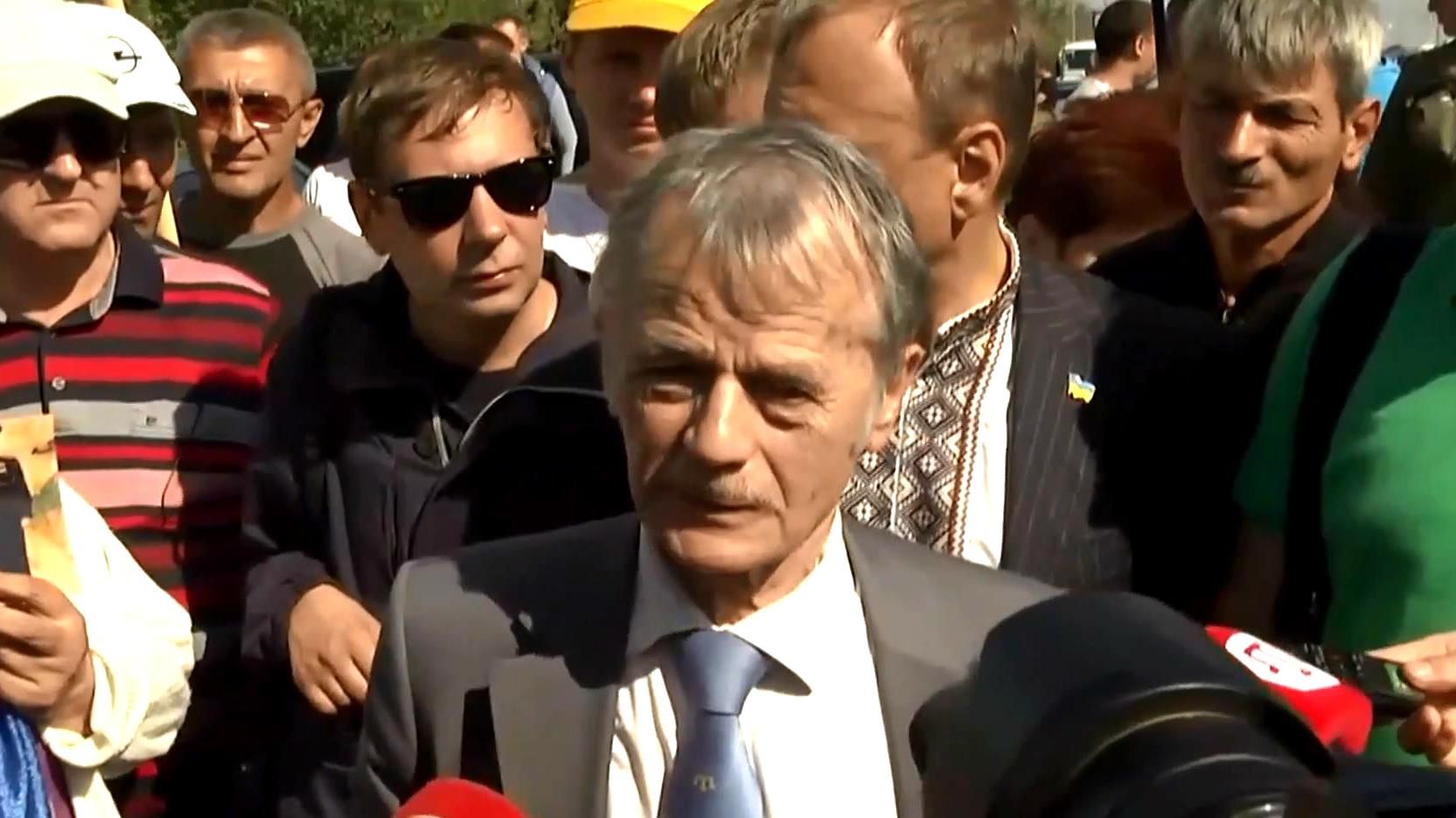 Блокада Крыма должна была начаться одновременно с его оккупацией, — Джемилев Блокада Крыма должна была начаться одновременно с его оккупацией, — Джемилев