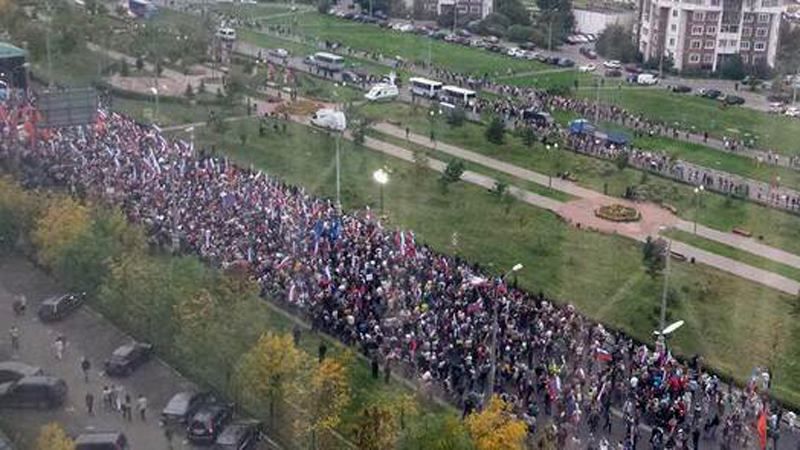 У Москві тисячі людей вийшли на вулиці, щоб скинути Путіна