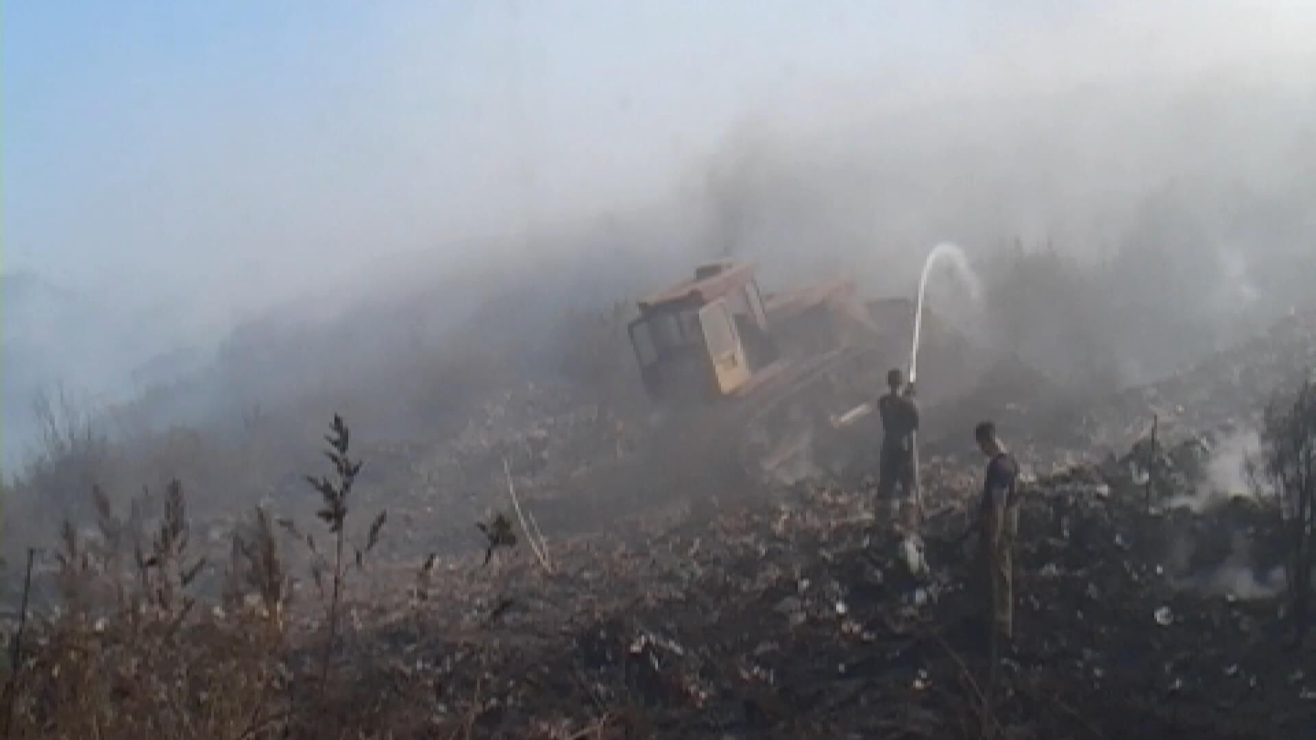 Пока во Львове ливень, в Полтаве из-за жары пылает мусора Пока во Львове ливень, в Полтаве из-за жары пылает мусора