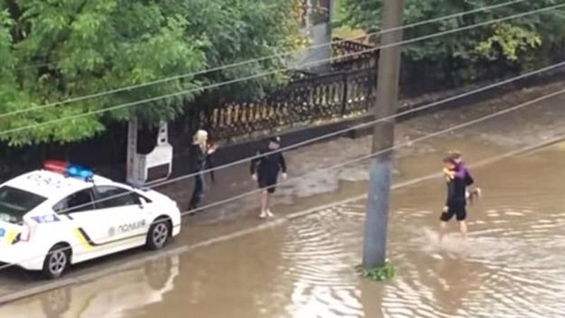 Львівські поліцейські розірвали шаблони