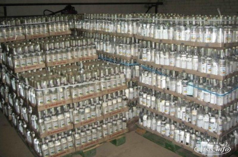 Українці п’ють дешеву нелегальну горілку: причини і наслідки Українці п’ють дешеву нелегальну горілку: причини і наслідки