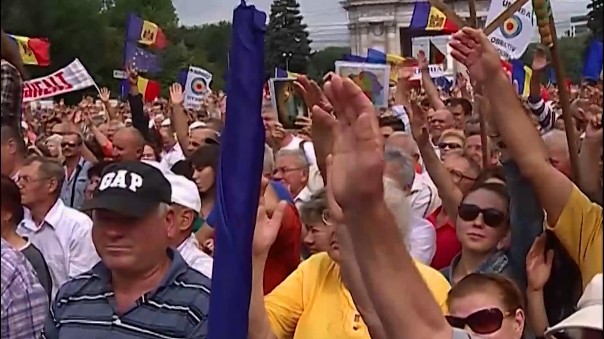 "Молдавский майдан" достиг первой победы