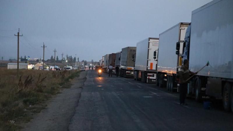 Крымские татары готовы блокировать Крым даже полгода Крымские татары готовы блокировать Крым даже полгода