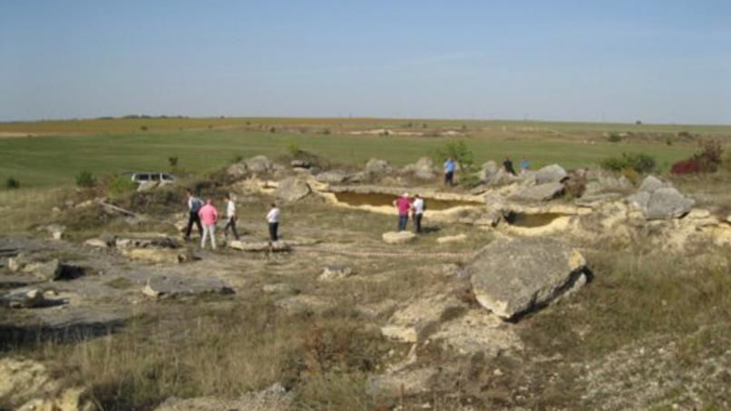 Моторошний злочин на Тернопільщині: збитого насмерть підлітка закопали у кар'єрі