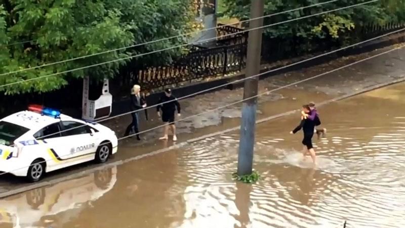 Львівські поліцейські-зірки YouTube дали інтерв'ю Львівські поліцейські-зірки YouTube дали інтерв'ю