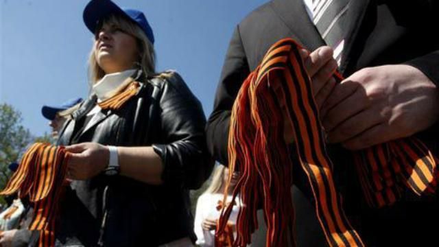 Росіяни не хочуть покращення стосунків з Україною і далі підтримуватимуть "ополченців" Росіяни не хочуть покращення стосунків з Україною і далі підтримуватимуть "ополченців"