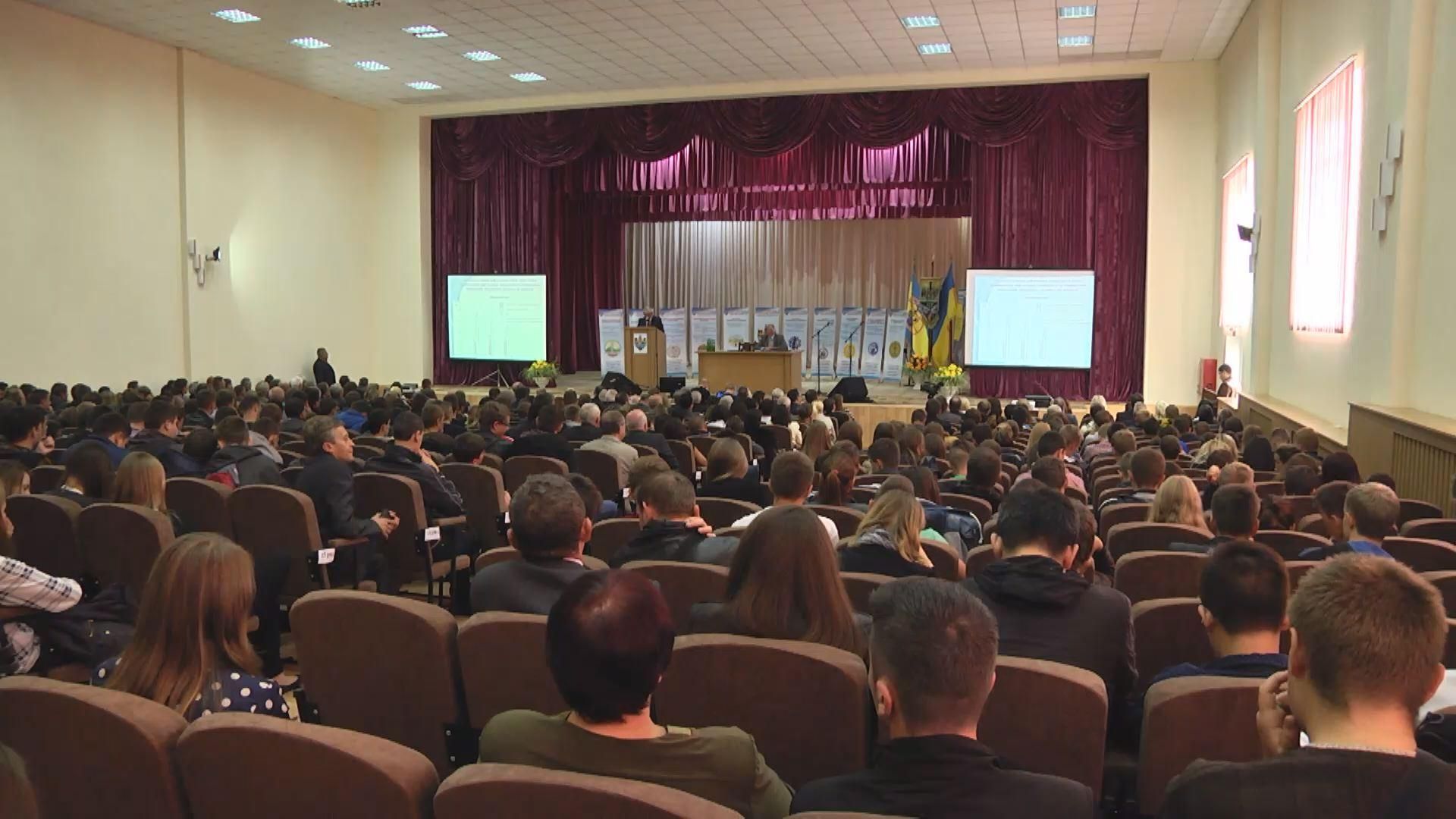 Компанія ДТЕК співпрацюватиме з університетом нафти та газу Компанія ДТЕК співпрацюватиме з університетом нафти та газу