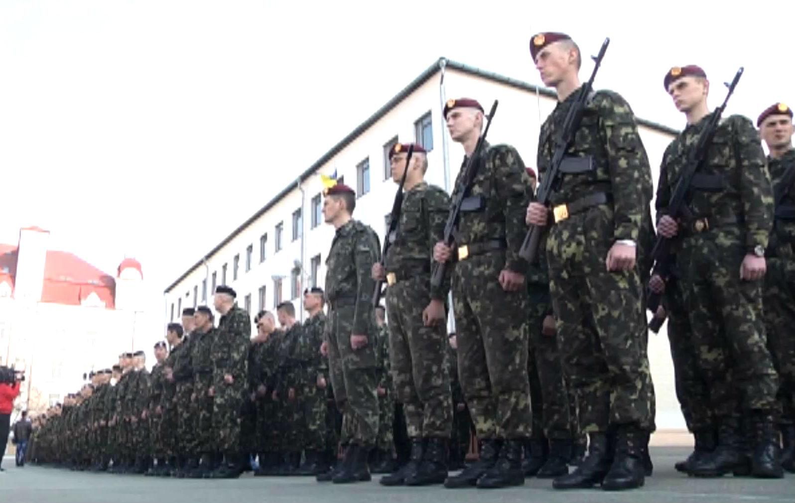 У Нацгвардію братимуть тільки контрактників У Нацгвардію братимуть тільки контрактників