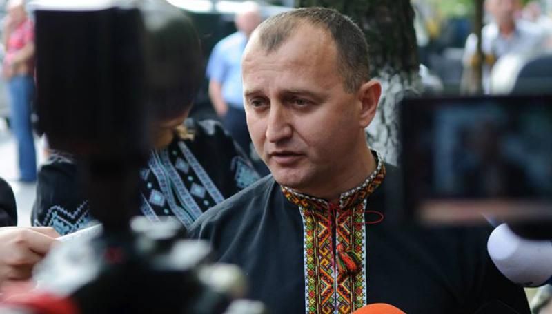 Дом экс-нардепа от "Свободы" обыскивают Дом экс-нардепа от "Свободы" обыскивают