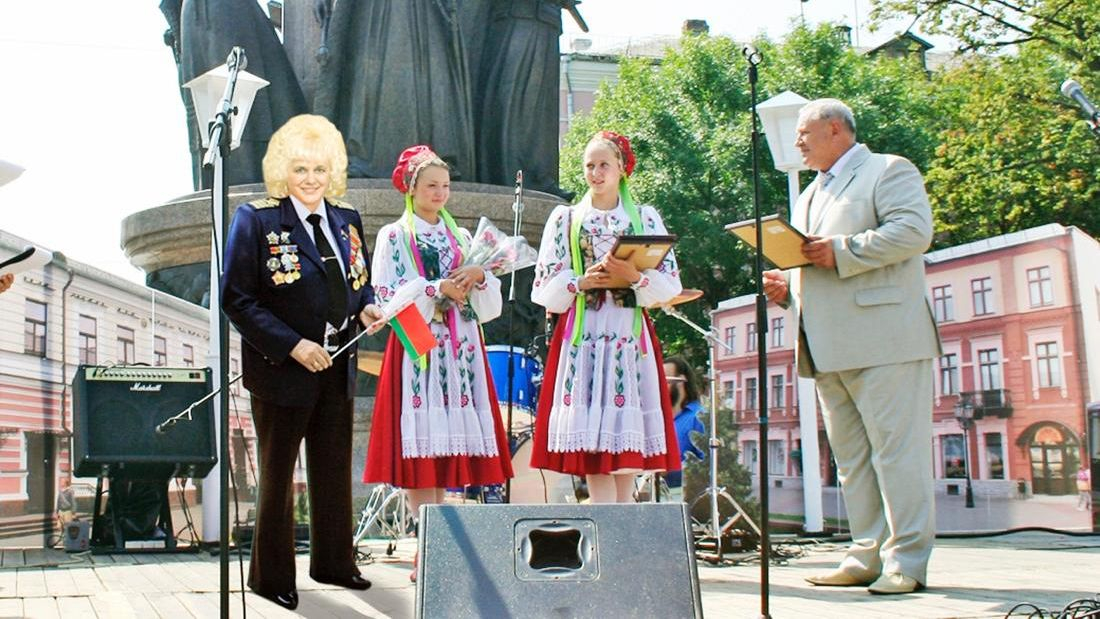 Богиня фотошопа: как директор рынка оказалась на корпоративных фото