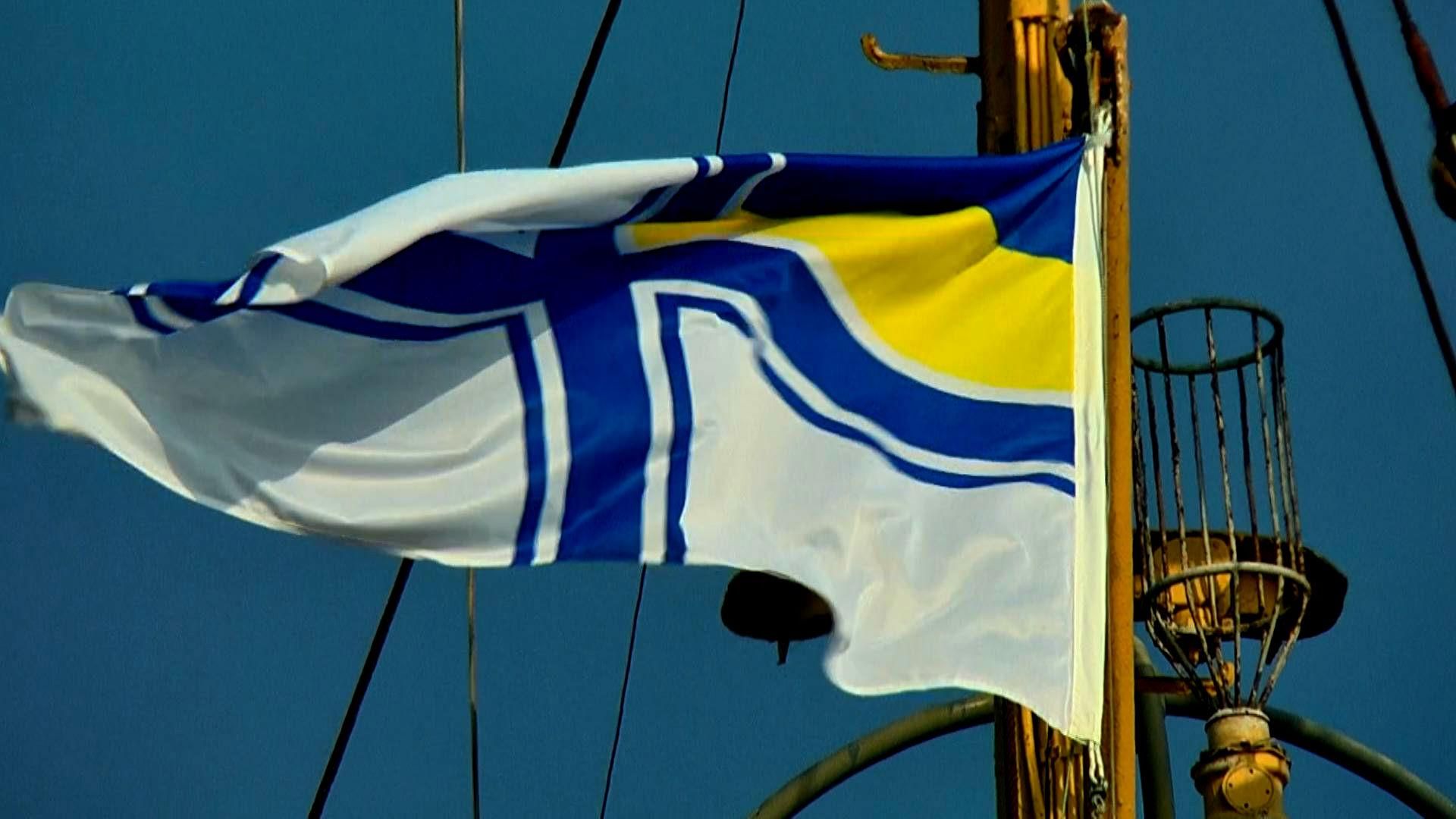 Волонтери помогли повернути до життя вкрадений Росією український корабель Волонтери помогли повернути до життя вкрадений Росією український корабель