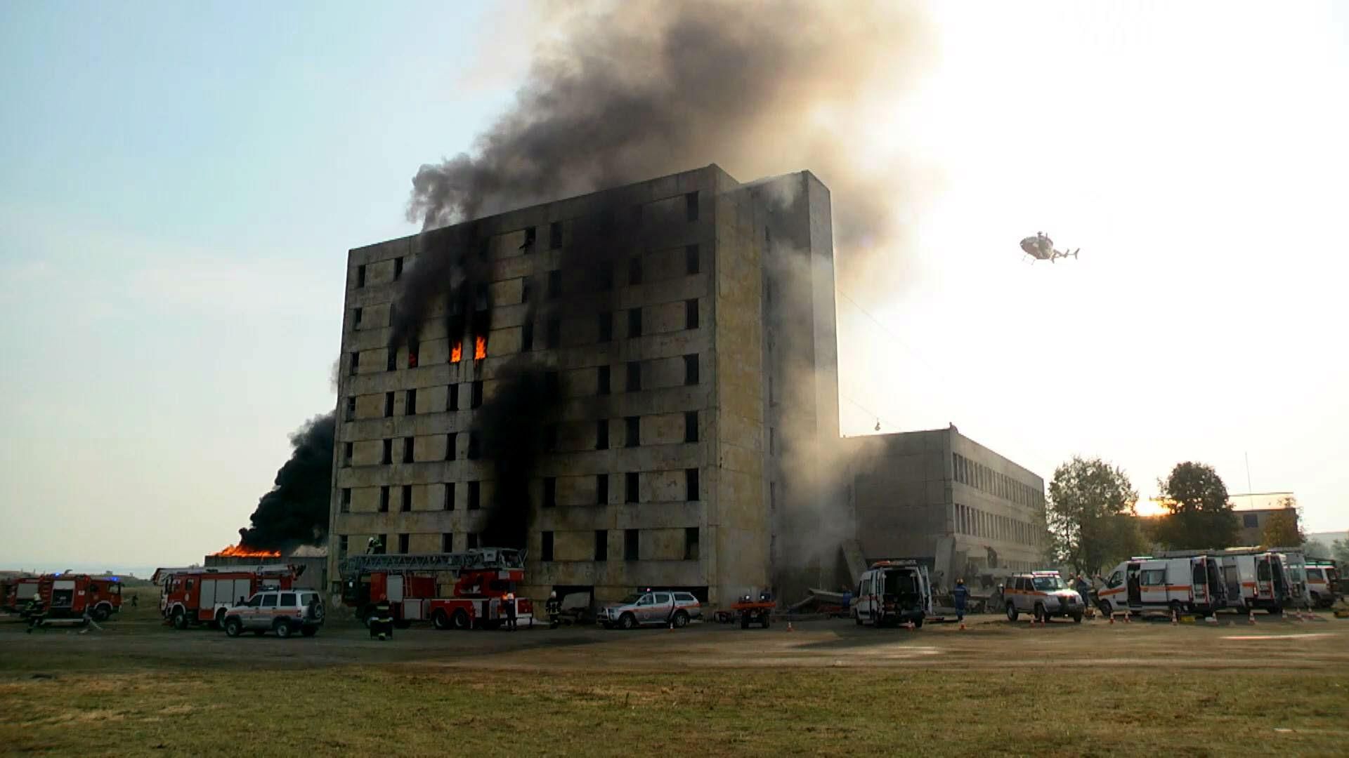 У Львові сталась техногенна аварія, але не справжня У Львові сталась техногенна аварія, але не справжня