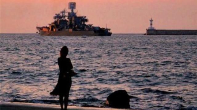 Російські бойові кораблі вторглися в українські води біля Маріуполя Російські бойові кораблі вторглися в українські води біля Маріуполя