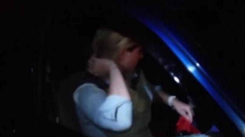 "Правий сектор" затримав російську журналістку на адмінкордоні з Кримом "Правий сектор" затримав російську журналістку на адмінкордоні з Кримом