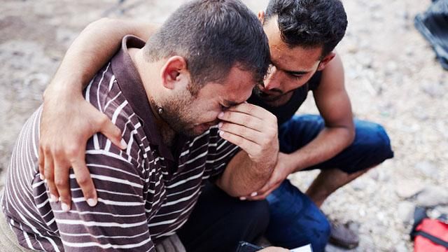 Судно с мигрантами затонуло неподалеку от Турции, есть жертвы