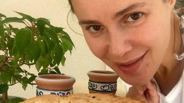 Королевська показала, як без макіяжу прощається з фігурою Королевська показала, як без макіяжу прощається з фігурою