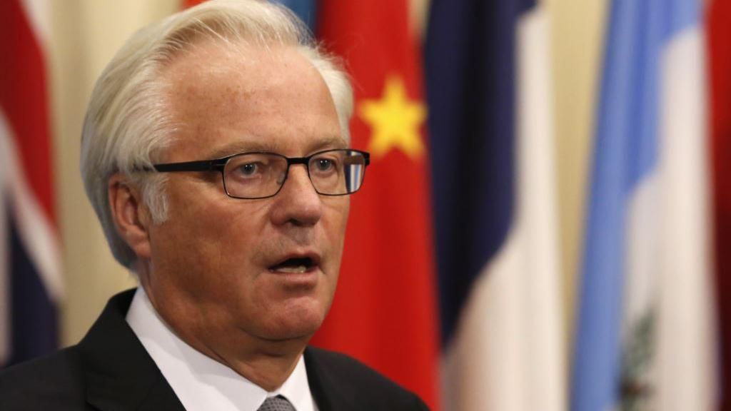 Чуркін вийшов із зали під час виступу Порошенка Чуркін вийшов із зали під час виступу Порошенка