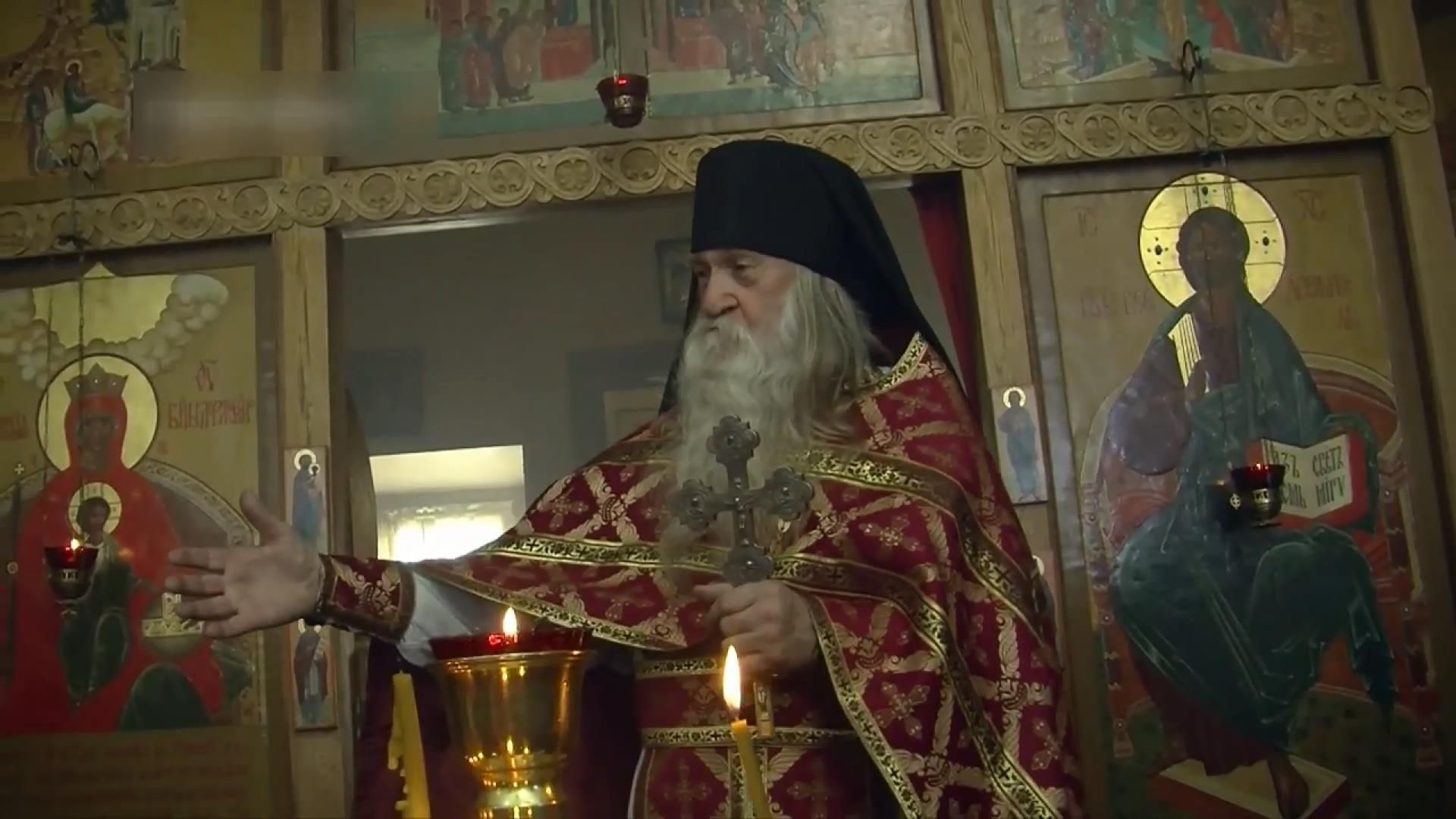 В России православные священники освящают бронежилеты террористов