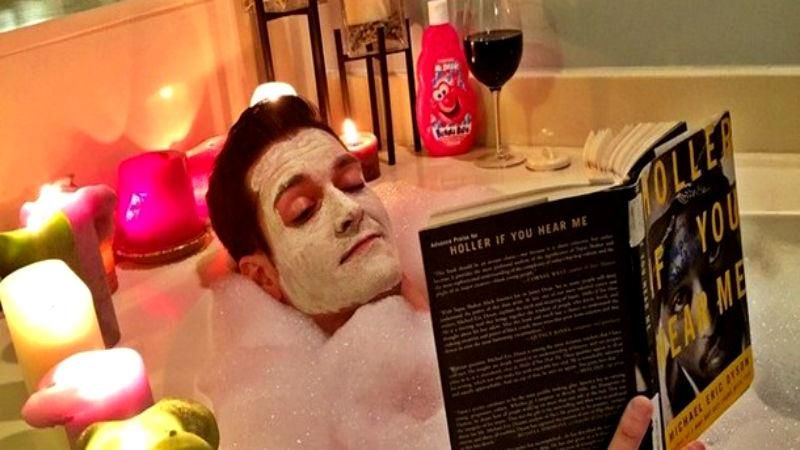 Новий флешмоб у мережі: чоловіки висміюють жінок Новий флешмоб у мережі: чоловіки висміюють жінок