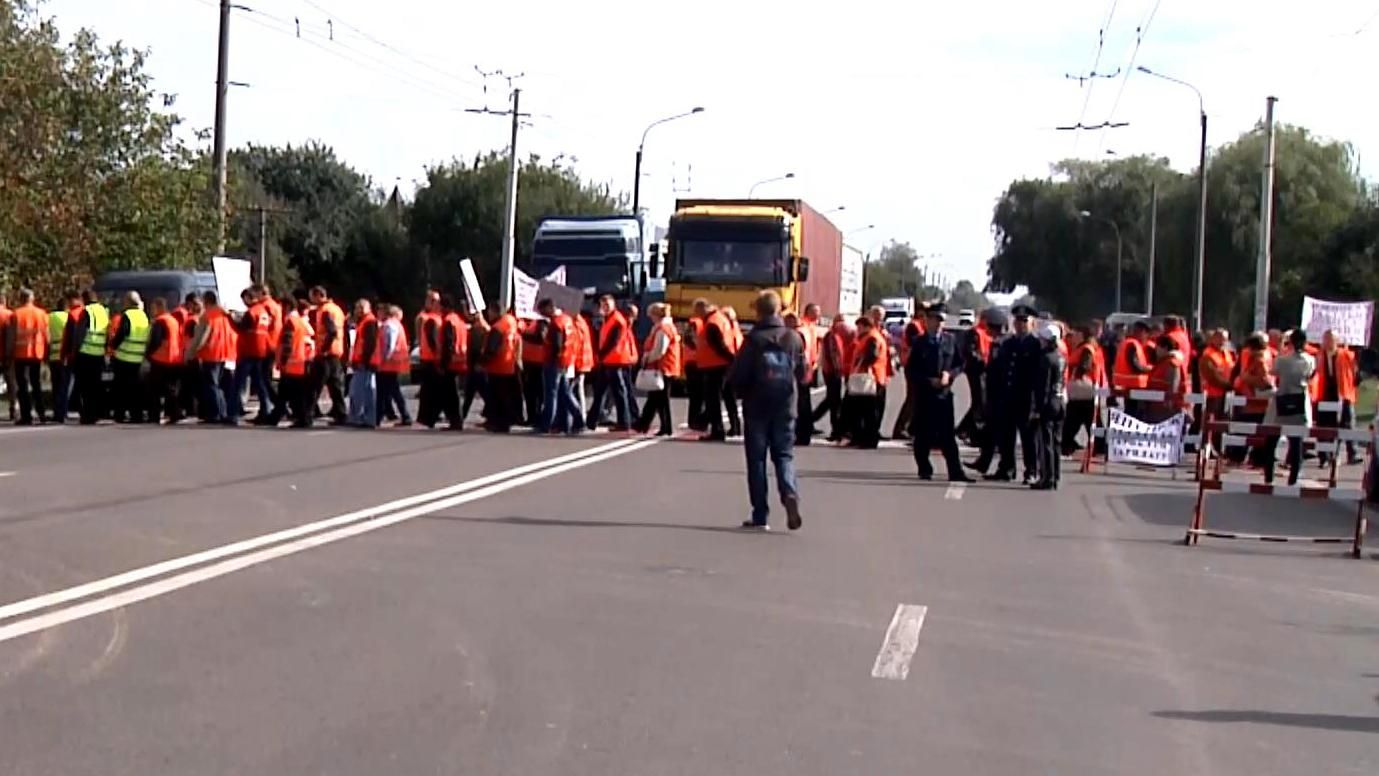 Протестующие перекрыли главные магистрали Волыни