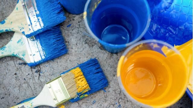 В окупованому Донецьку заборонили синьо-жовті кольори В окупованому Донецьку заборонили синьо-жовті кольори