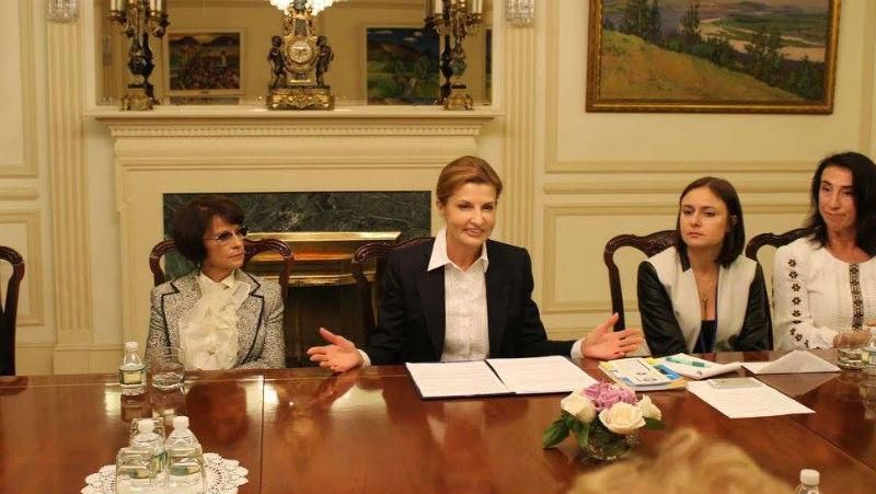 Порошенко показав, чим перша леді займалась в США Порошенко показав, чим перша леді займалась в США