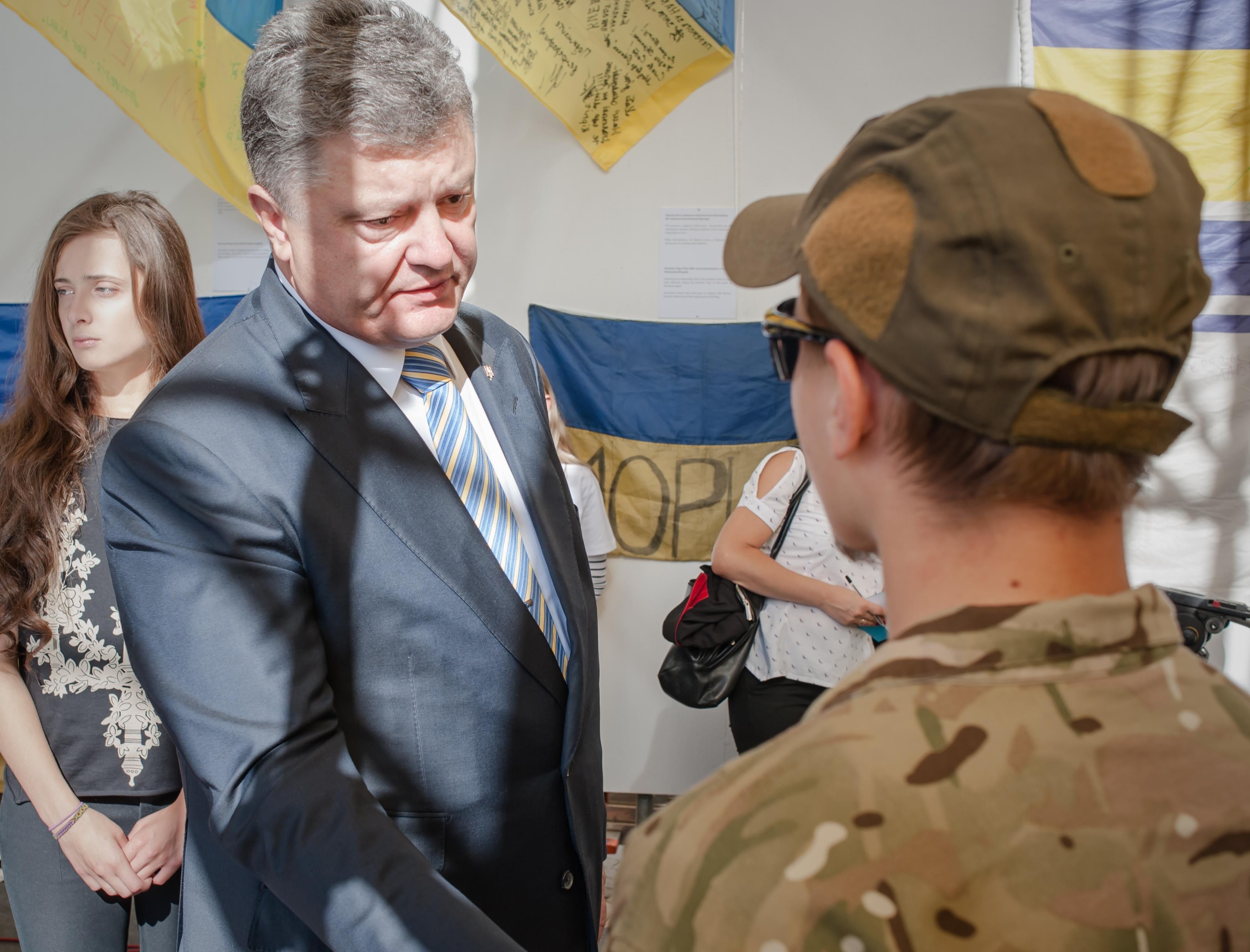 Путін хоче поговорити з Порошенко про обмін Донбасу на Крим, — політолог Путін хоче поговорити з Порошенко про обмін Донбасу на Крим, — політолог