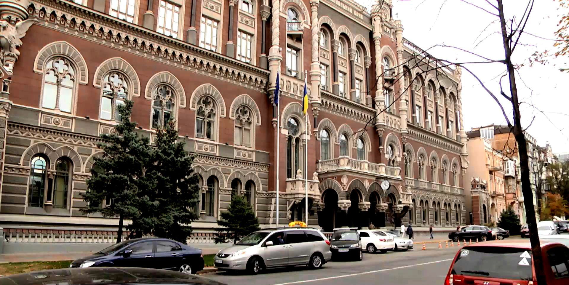 НБУ обіцяє, що найближчим часом не буде ліквідовувати банки НБУ обіцяє, що найближчим часом не буде ліквідовувати банки