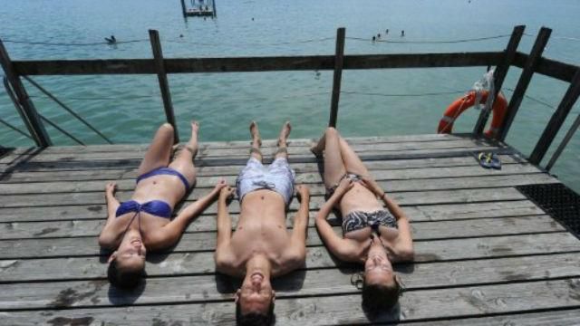 Літо повертається. В Україні потепліє до +25 Літо повертається. В Україні потепліє до +25