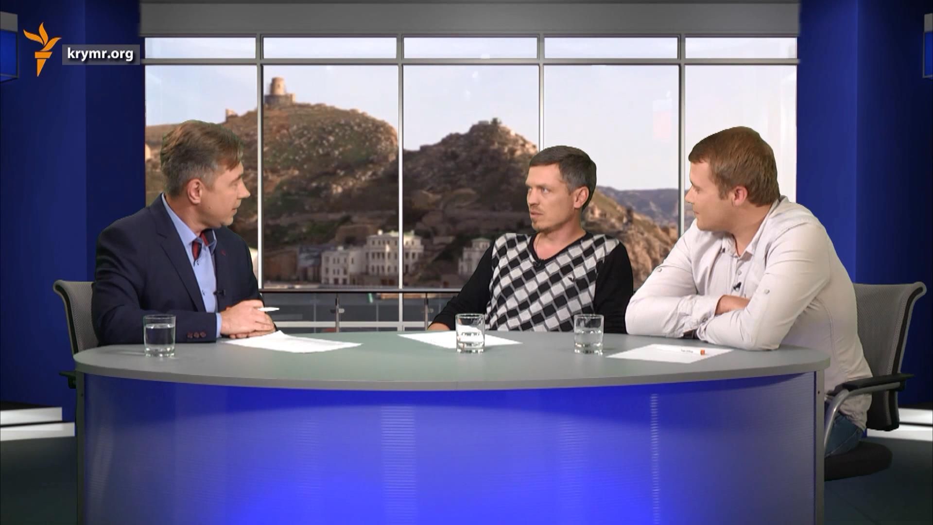 Чому Путін терпить існування кримської Самооборони Чому Путін терпить існування кримської Самооборони