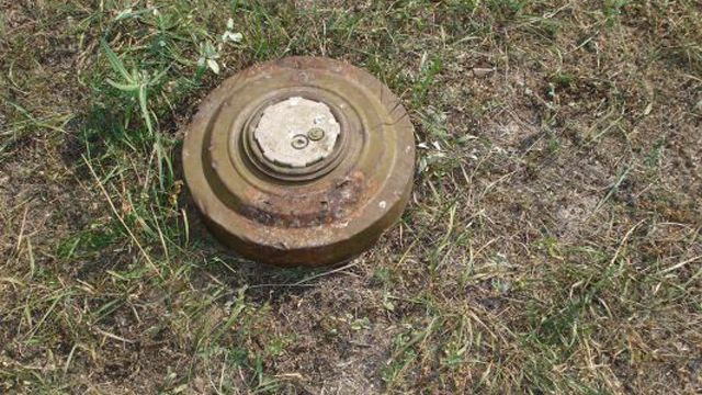 Под Мариуполем на мине подорвался автомобиль "Донбасса", есть жертвы