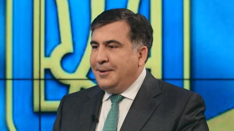 Чиновники должны обслуживать людей, а не протирать штаны, — Саакашвили