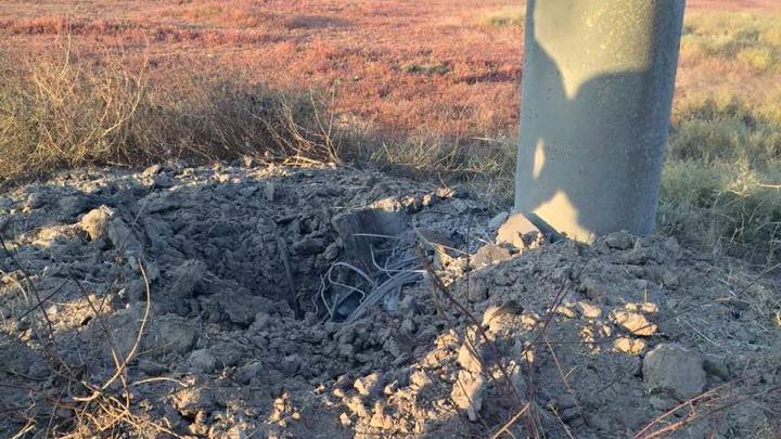 Ночью неизвестные повредили линию электропередач в Крым Ночью неизвестные повредили линию электропередач в Крым