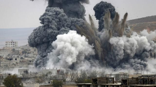Российские истребители ударили по новым городам в Сирии