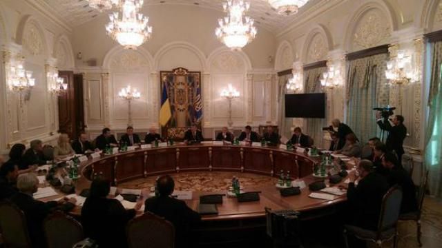 Антикоррупционный совет работает 10 дней, а руководителю уже предлагали взятку Антикоррупционный совет работает 10 дней, а руководителю уже предлагали взятку