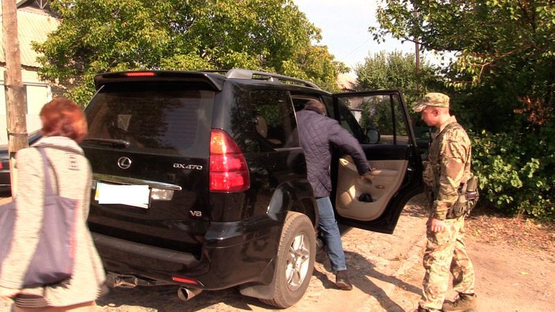 Руководитель Донецкой области "катается" на мажорном Lexus Руководитель Донецкой области "катается" на мажорном Lexus