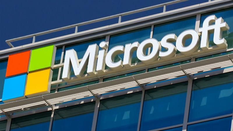 Microsoft представила ноутбук-трансформер и сверхмощный смартфон