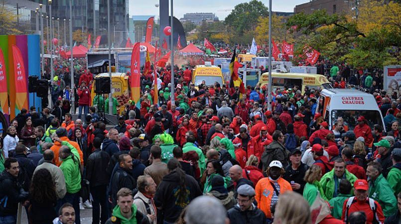 Почти 100 тысяч человек вышли на антиправительственные протесты в Брюсселе