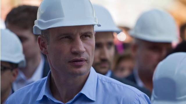 Кличко "выбили" зубы Кличко "выбили" зубы