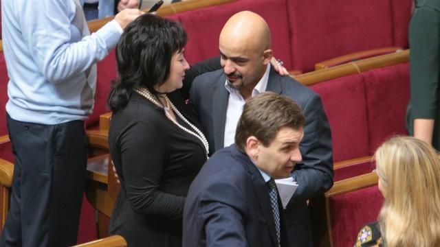 Депутаты не подозревают, что всунули молот и скальпель в руки общественности, — нардеп Депутаты не подозревают, что всунули молот и скальпель в руки общественности, — нардеп