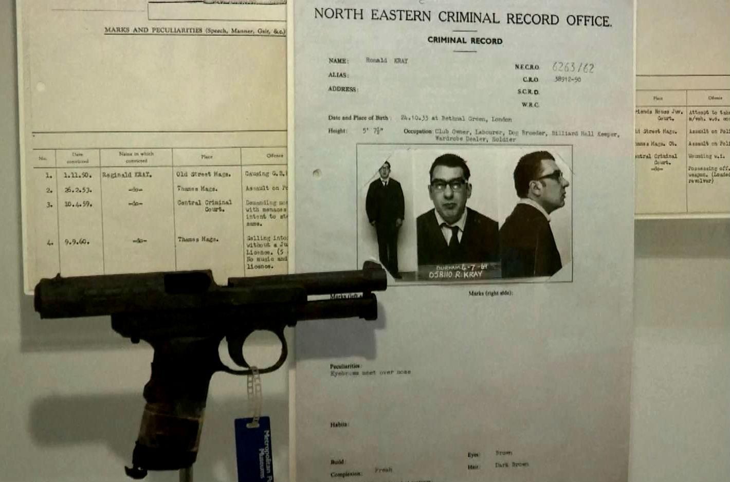 Выставка вещественных доказательств в самых громких преступлениях открылась в Лондоне