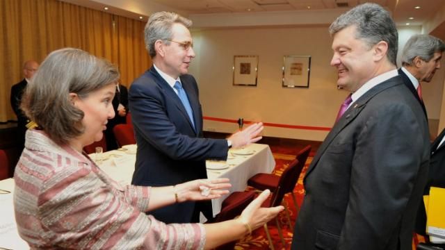 США готові взяти на себе українські борги. Слово за Росією США готові взяти на себе українські борги. Слово за Росією