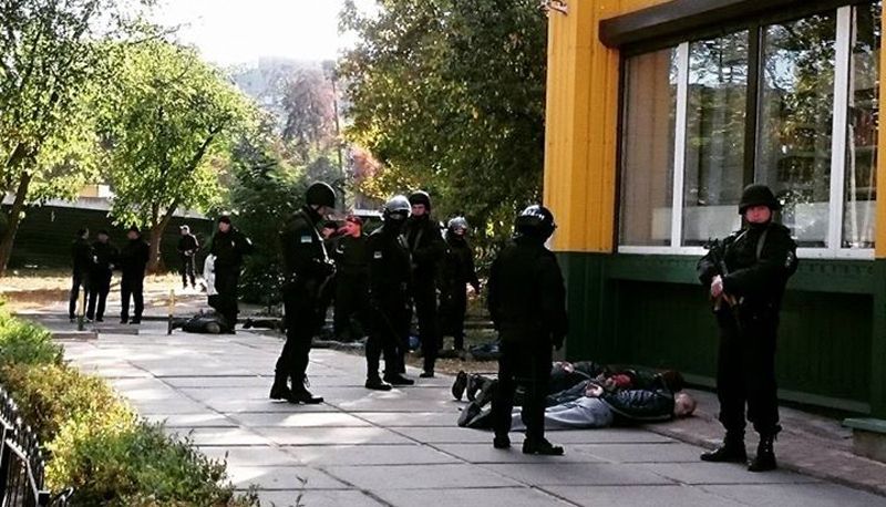 Стрілянина у Києві: міліція застосувала зброю, щоб затримати 20 рекетирів