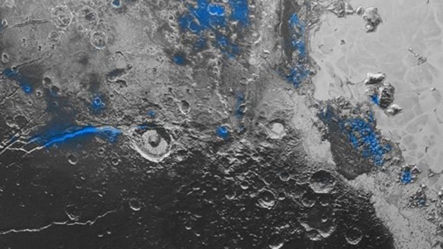 Новые фото Плутона: голубое небо и красный лед
